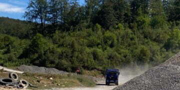 Drumul județean Damiș – Aștileu, construit cu piatră exploatată ilegal