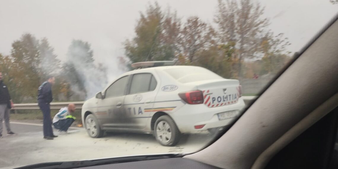 Mașină de Poliție, în flăcări pe Centura Oradei | Tocmai ieșise din service