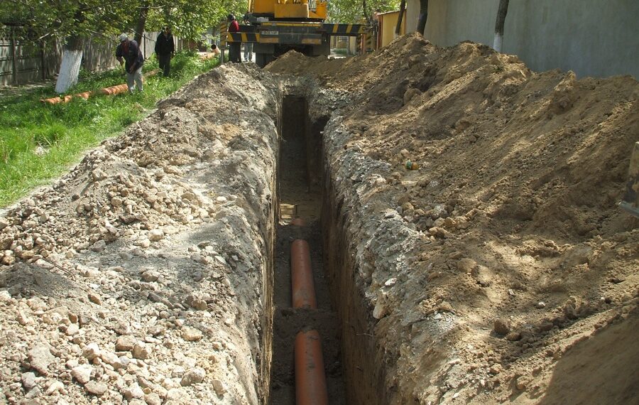 Prima conectare | Cine și cum poate primi până la 1.900 de euro pentru a se lega la rețetele de apă și canalizare