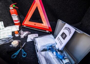 Schimbări în Codul Rutier | Motocicliștii ar putea scăpa de trusa medicală, stingător și triunghiul reflectorizant