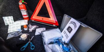 Schimbări în Codul Rutier | Motocicliștii ar putea scăpa de trusa medicală, stingător și triunghiul reflectorizant