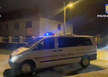 VIDEO. 39 de percheziții într-un dosar de trafic de droguri | Participă și polițiști din Oradea și alte județe, alături de DIICOT Arad