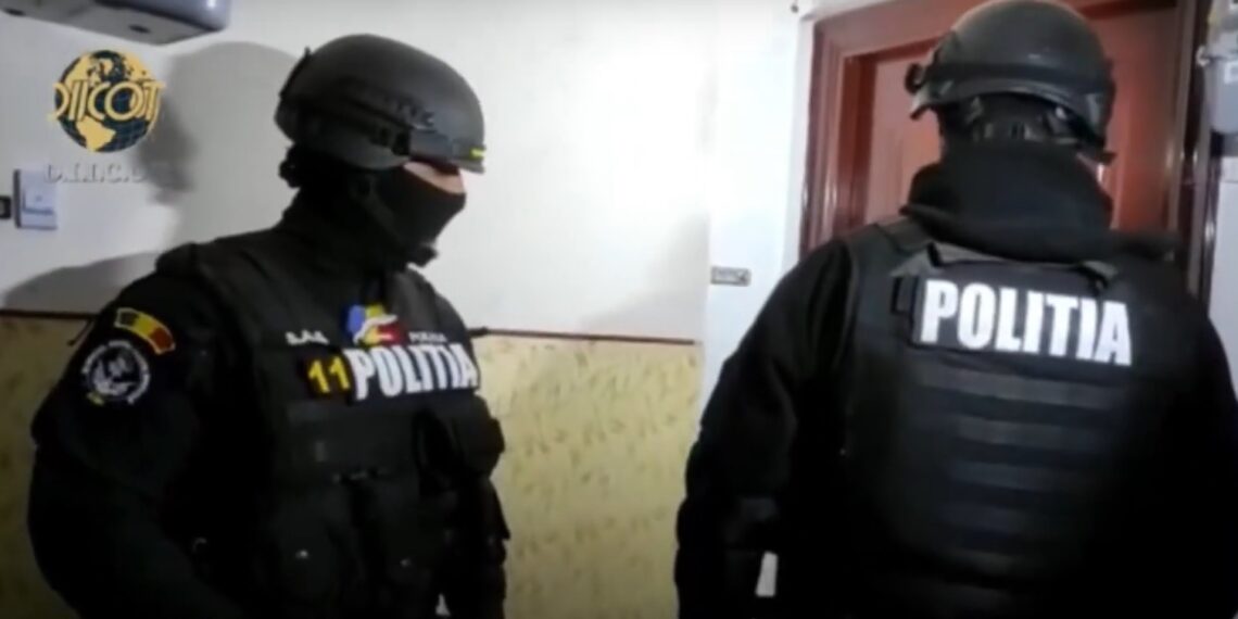 VIDEO. Descinderi masive în mai multe orașe simultan | Vizate sunt 150 de persoane bănuite de trafic de droguri