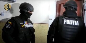 VIDEO. Descinderi masive în mai multe orașe simultan | Vizate sunt 150 de persoane bănuite de trafic de droguri