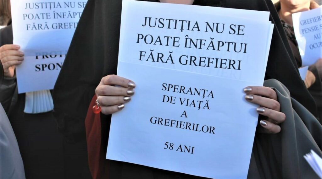 Grefierii amenință cu proteste, dacă guvernanții se vor atinge de pensiile lor | ”Avem pensii de serviciu, nu pensii speciale”