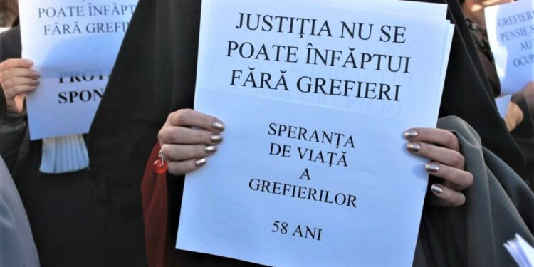 Grefierii amenință cu proteste, dacă guvernanții se vor atinge de pensiile lor | ”Avem pensii de serviciu, nu pensii speciale”