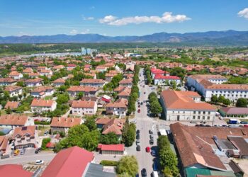 Ștei, orașul proiectat la Moscova, transformat în ”pol turistic și oraș verde european”