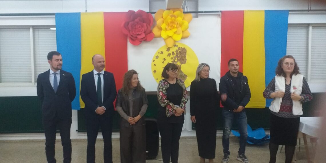 Un fost notar, stabilit în Bihor, a deschis o bibliotecă pentru 15.000 de români din Spania