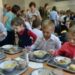 Mese calde în şcoli pentru copiii defavorizaţi | 9 unități de învățământ din Bihor vor beneficia de program. Lista și bugetul disponibil