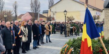 Ziua Națională, sărbătorită în avans la Aleșd, cu defilarea detașamentului de onoare și a militarilor Garnizoanei Oradea