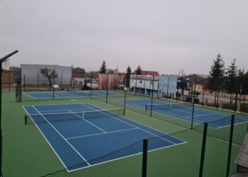 Cele mai performante terenuri de tenis cu suprafață dură din România au fost inaugurate în Bihor, la Beiuș