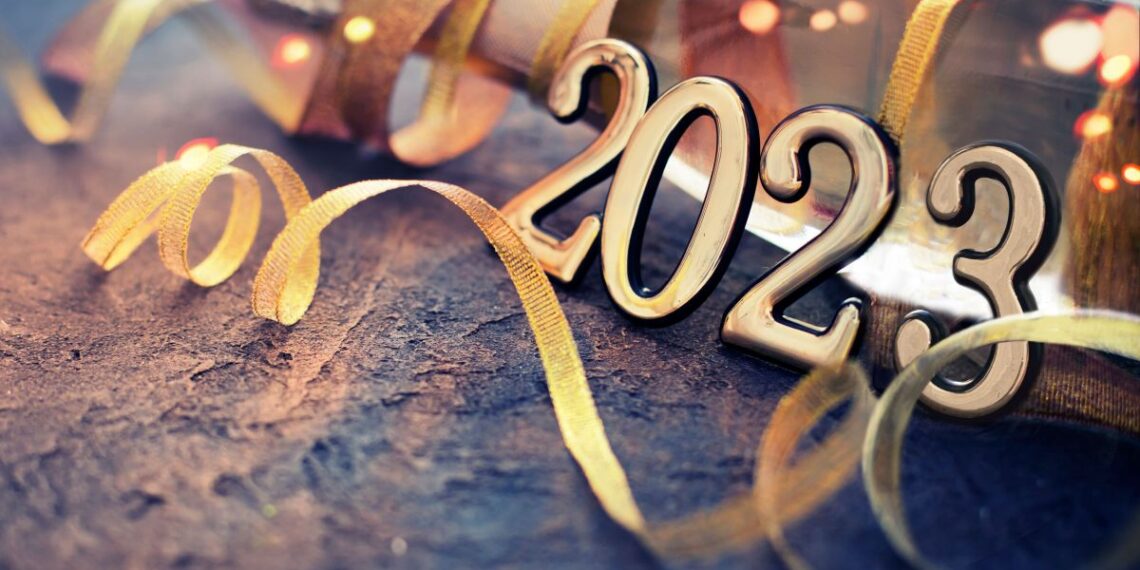 La mulți ani, 2023! BihorJust vă urează să aveți un an nou fericit!