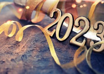 La mulți ani, 2023! BihorJust vă urează să aveți un an nou fericit!