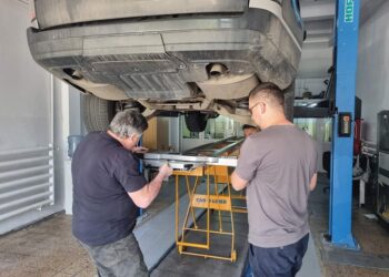 VIDEO. Ateliere auto neautorizate, în vizorul RAR | Sute de service-uri verificate