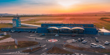 Compania AirConnect va opera, de anul viitor, zboruri directe de la Oradea, Cluj sau Timișoara | Cât va costa un bilet