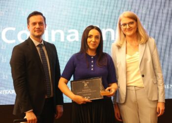 A luat, probabil, cel mai râvnit premiu la Gala Comunității Bihorene. Primărița de Căbești, Corina Ene, e “Liderul care schimbă lumea”