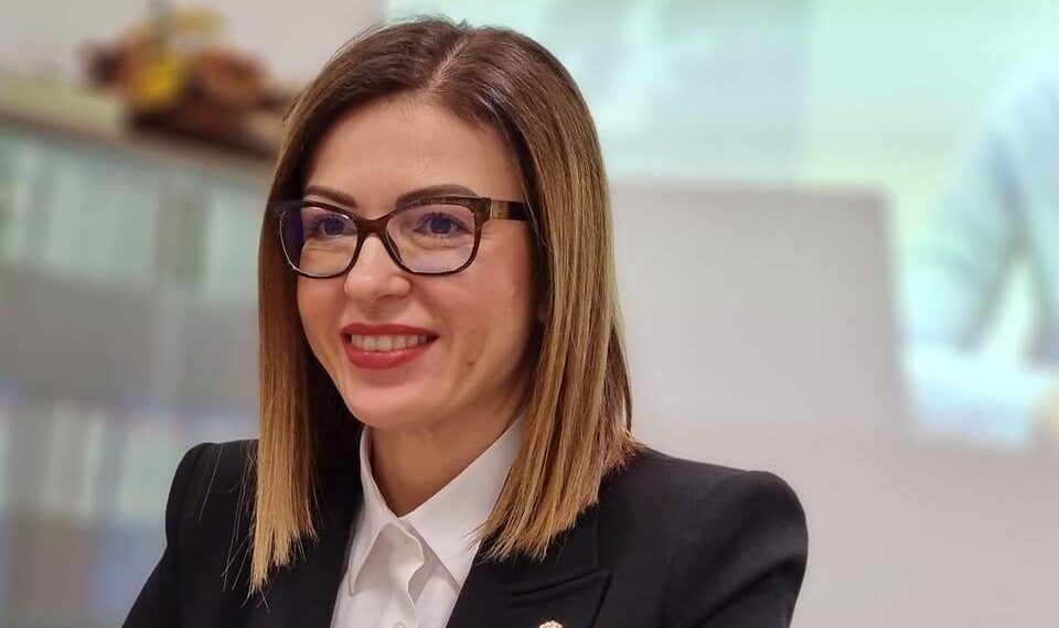Excelență în meserie. Orădeanca Alina Silaghi, în culisele celei mai mari investiții private din România | L-a “sedus” și pe cel mai bogat român din SUA, orădeanul George Haber
