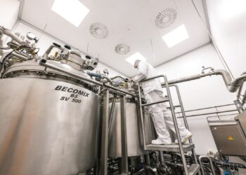 Se întâmplă în România. Au inaugurat cea mai modernă fabrică de medicamente topice din Europa