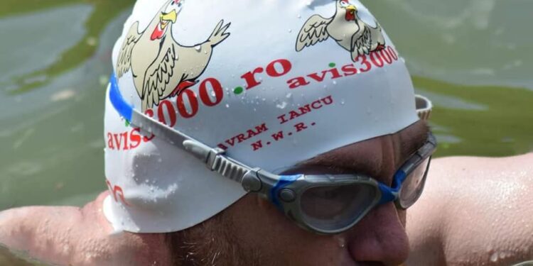 O cursă sinucigașă. Cel mai rezistent înotător român în ape deschise, Avram Iancu, “probă de foc” la Oradea spre Mila Înghețată