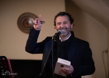 VIDEO. Bihoreanul din a cărui operă a citat Papa Francisc într-un show tv nu stârnește interesul editurilor din România cu cărticica care e best seller în Italia și Brazilia