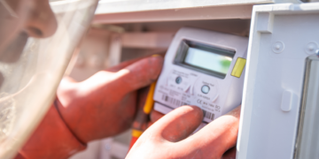 Contoarele inteligente pentru energie electrică, obligatorii | Consumatorii vor plăti o parte din costurile instalării acestora