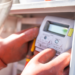 Contoarele inteligente pentru energie electrică, obligatorii | Consumatorii vor plăti o parte din costurile instalării acestora