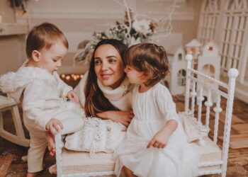 A luat, probabil, cel mai râvnit premiu la Gala Comunității Bihorene. Primărița de Căbești, Corina Ene, e “Liderul care schimbă lumea”