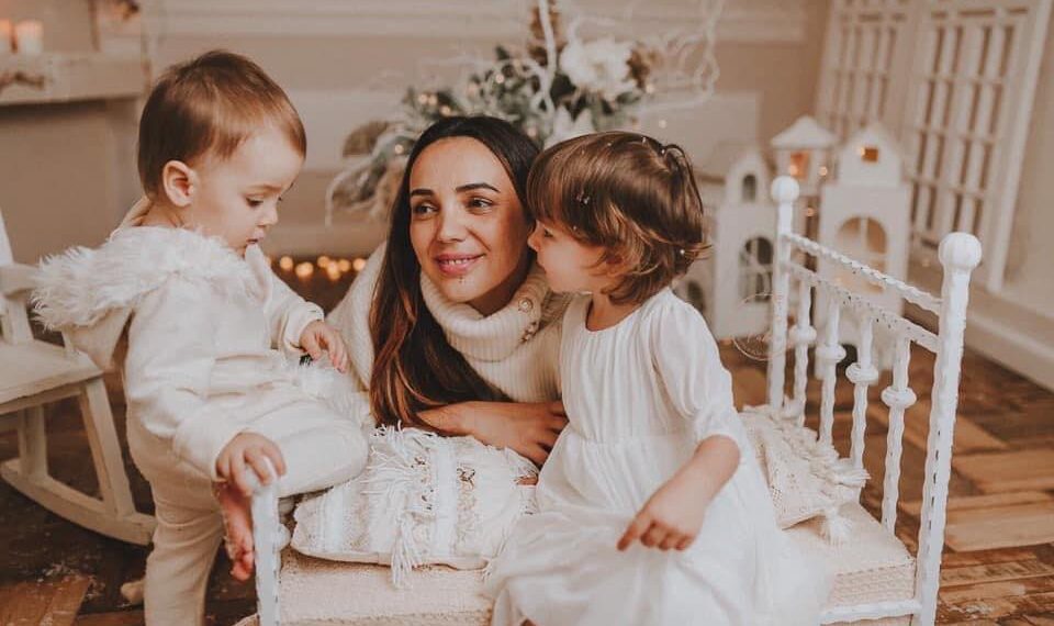 A luat, probabil, cel mai râvnit premiu la Gala Comunității Bihorene. Primărița de Căbești, Corina Ene, e “Liderul care schimbă lumea”