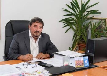 CFR, exproprieri din zona de protecție la Vadu Crișului. Situație hilară: acces oprit la zona turistică și la administrarea rețelei de apă-canal. Primăria hotărâtă să atace în instanță
