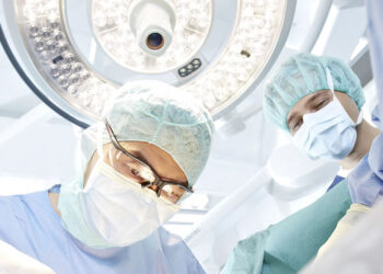 Cotat cel mai bun chirurg bariatric din România, orădeanul Viorel Dejeu a operat, cu succes, cazurile unor copii care aveau 150 kg la 12 ani și 190 kg la 15 ani