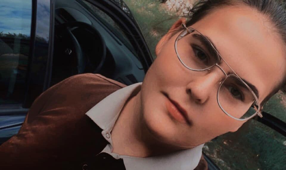 Ela Ardelean, o tânără din Aștileu, semnează “Cartea anului 2022” la Editura Hermann. A debutat în 2021, la 17 ani