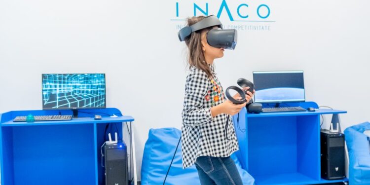 60.000 euro pentru laboratoare inteligente în școli. Pot fi achiziționate table interactive, imprimante multifuncționale, kit-uri de roboți, ochelari de realitate virtuală