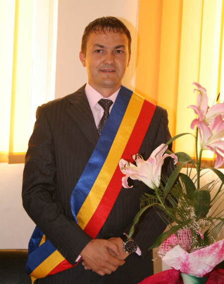 Toți copiii care împlinesc 18 ani, invitați la tête-à-tête cu primarul. “Despre noi nu știa nimeni că existăm…Vreau să aflu ce plan de viață au”