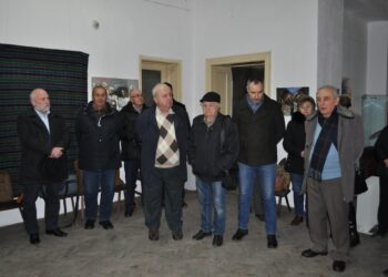 Scriitorul care încearcă să elucideze misterul “Morii cu noroc” și al lui Lică Sămădăul, din fieful lotrilor | Cartea lui Ovidiu Someșan, lansată în Beiuș, prin intermediul unui notar