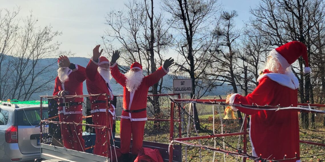 Caravana lui Moș Crăciun la Derna.Cel mai așteptat Moș trece pe la casa fiecărui copil, într-un demers unic în Bihor