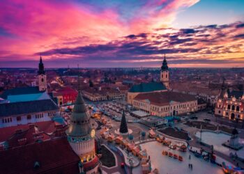 Începe Târgul de Crăciun din Oradea | Se aprind luminile de sărbători