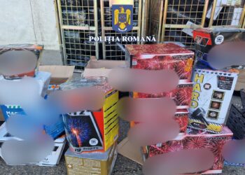VIDEO. Peste 2 tone și jumătate de petarde, artificii și rachete, confiscate în urma unor percheziții la firme de curierat din Oradea