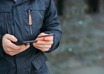 Cont bancar, fără comisioane, pentru fiecare român | Proiectul a trecut de Senat