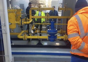 Construcția magistralei de Gaz de la Ștei a început în 2004. În 2023, localnicii din orașul unde oamenii se încălzesc cu lemne, se pot branșa