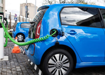 Oradea are 16 noi stații de reîncărcare pentru vehiculele electrice | Care sunt tarifele