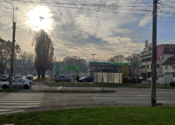 Prețul la carburanţi a scăzut atât de mult încât a ajuns la valoarea din 2021 | Cât costă motorina și benzina, azi, în Oradea