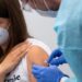 Un nou vaccin anti-COVID, disponibil în Bihor | Centrele din județ și programul acestora