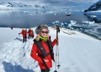 GALERIE. Aventura vieții în Antartica. Amalia Judea a făcut trecerea dintre ani la capătul lumii după ce a străbătut cea mai periculoasă strâmtoare