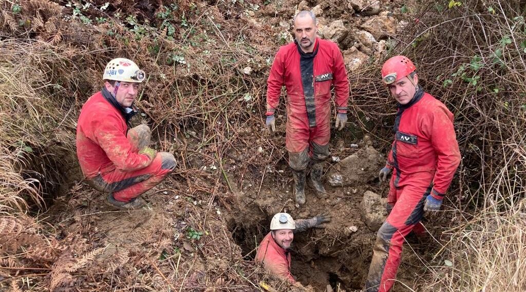 Au descoperit încă două avene.200 de ture speo în 2022