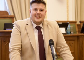 Un politician aparte. Adrian Ionuț Bogdan, Blaga de la lupii tineri din PNL Bihor
