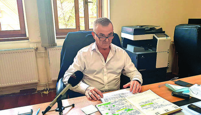 Cazul fostului inspector general pe masa ministrului Educației. Virgil Blage, menținut profesor prin „nerespectarea strictă a prevederilor legale în soluționarea cererii de menţinere în activitate ca titular„