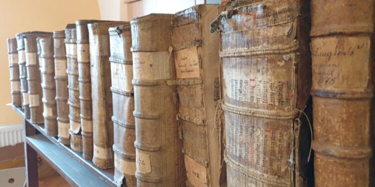 Descoperire epocală prezentată, joi, la Oradea. Are o valoare greu de cuantificat. E considerată o comoară și „seamănă cu una dintre poveștile lui Indiana Jones”