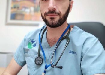 A visat să salveze vieți și asta face. „Nopţile la spital sunt cele mai interesante, fiind pline de traume majore şi operaţii complicate, unde un chirurg face minuni”