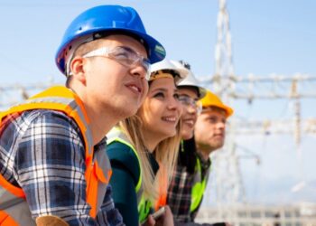 120 de studenți așteptați să se înscrie în proiectul Profesii Bine Cimentate. Se dorește integrarea pe piața muncii a studenților cu profil tehnic