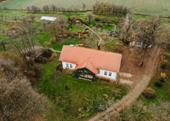 Istorie de vânzare. Conac de secolul XIX caută stăpân. A fost domeniul de vânătoare pe care contele Zicky i l-a dăruit fiului său. Se vinde și conacul care a fost adăpost pentru coroana Ungariei din Cubulcut